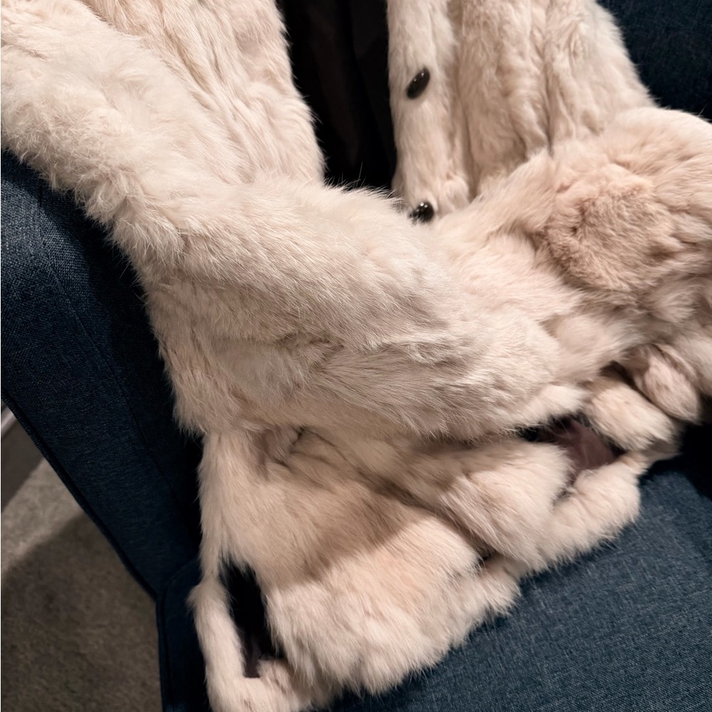 Vintage. Y2K 💯 rabbit fur jacket.